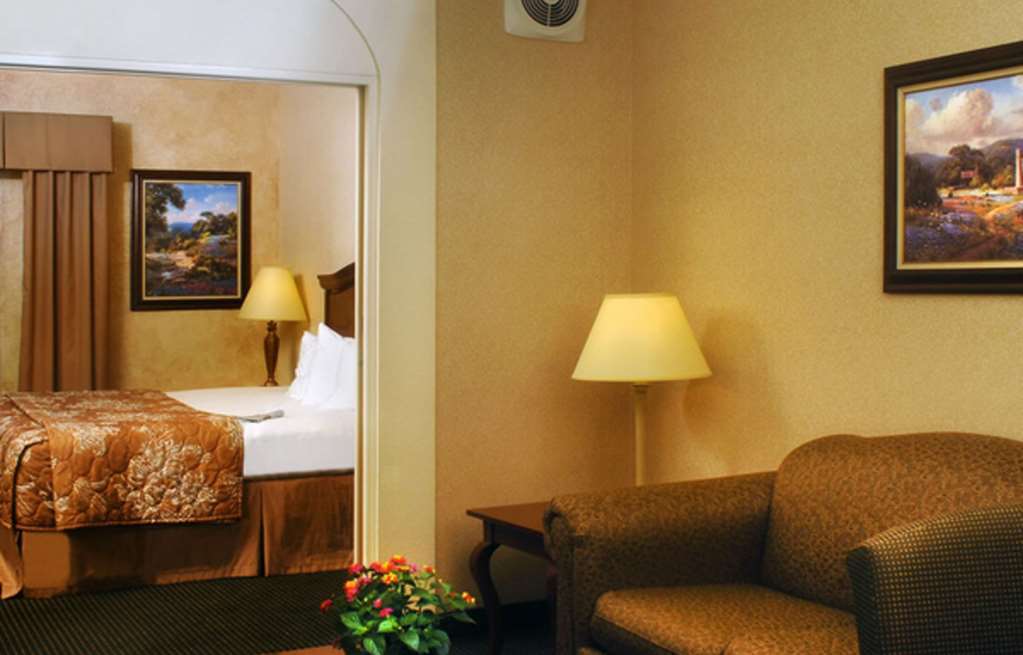 Inn On Barons Creek Fredericksburg Room photo