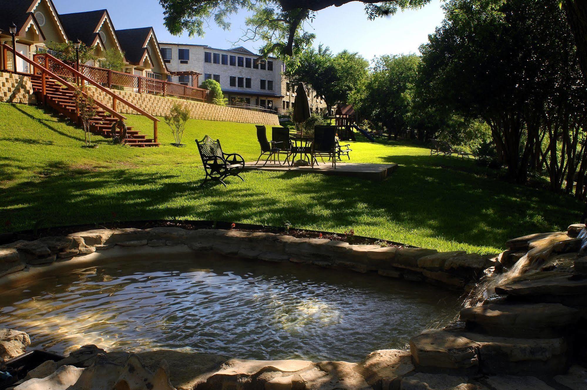 Inn On Barons Creek Fredericksburg Exterior photo